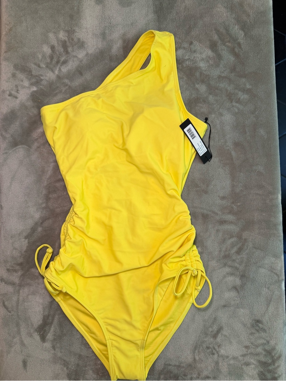 Ta3 one sidey keyhole- lemon - Picture 3 of 7